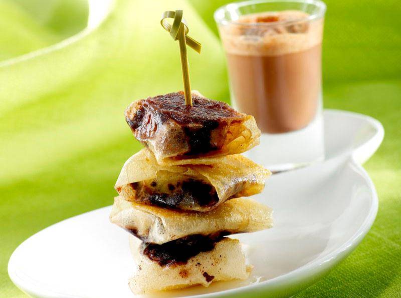 Mini-Bananen-Pfannkuchen mit Kakaobohnensplittern, in der ActiFry zubereitet - Rezepte Actifry Express 1kg | Tefal