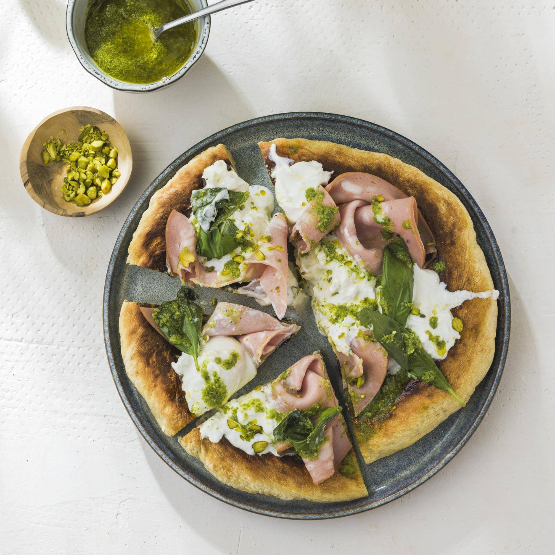 Mortadella-, Pistazien- und Burrata-Pizza - Rezepte Pizza Pronto | Tefal