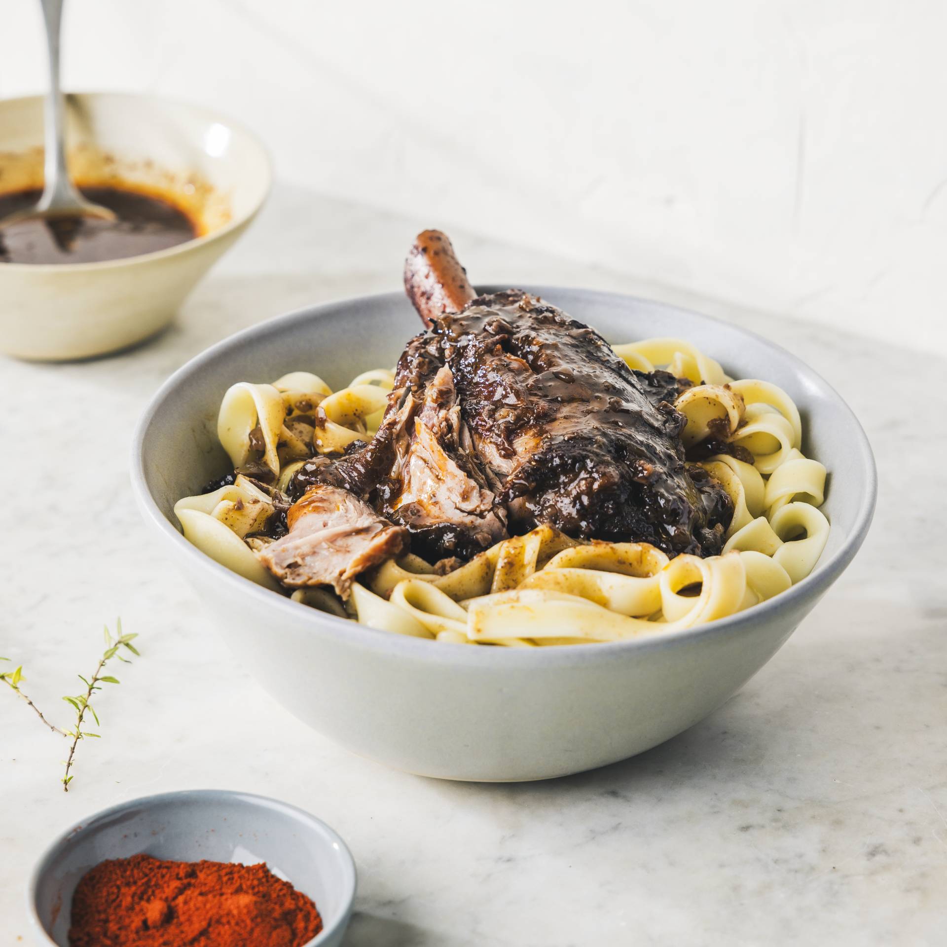 Lammhaxe geschmort in Rotwein - Rezepte | Tefal