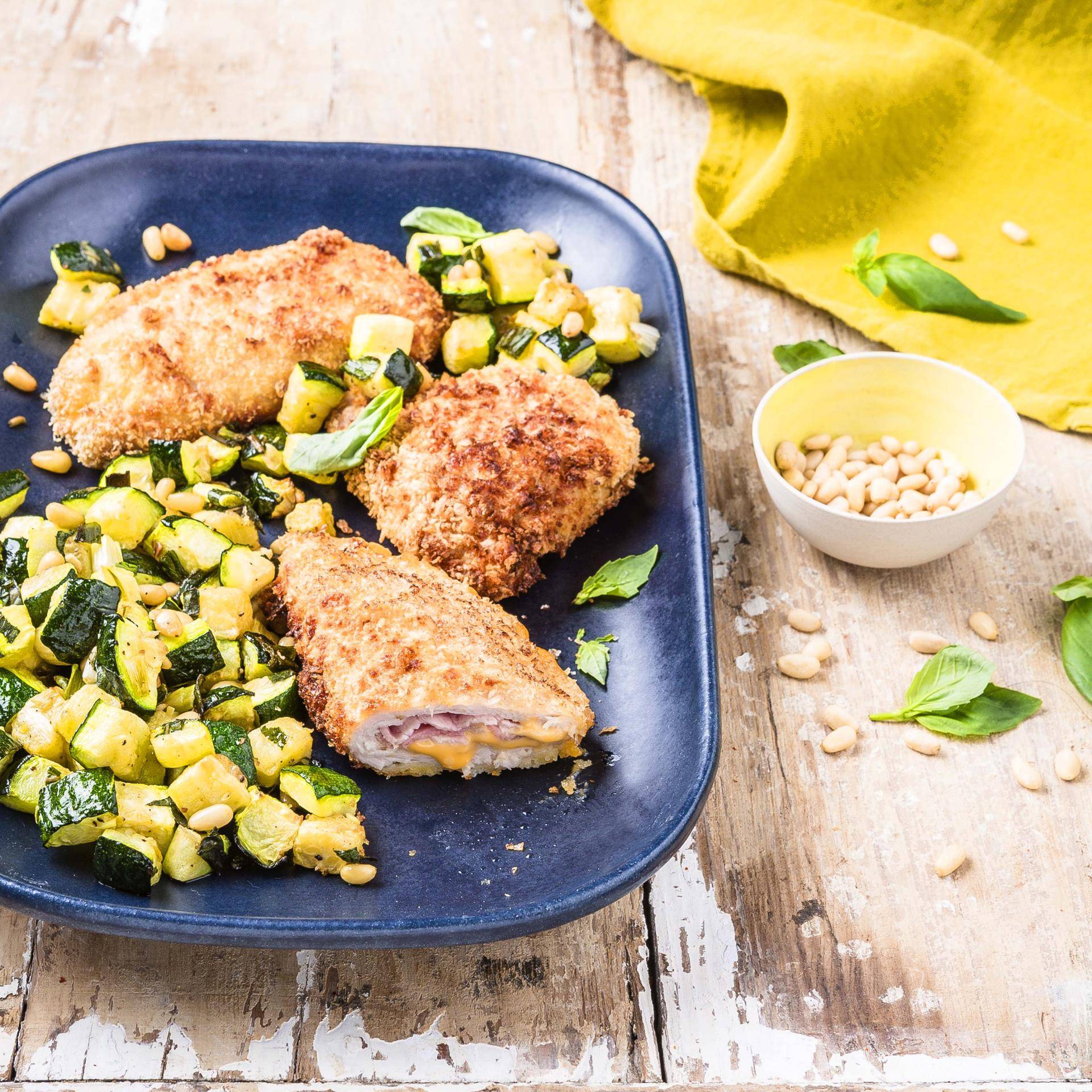 Cordon Bleu mit Cheddar, sautierte Zucchini - Rezepte Actifry Genius XL 2in1 | Tefal