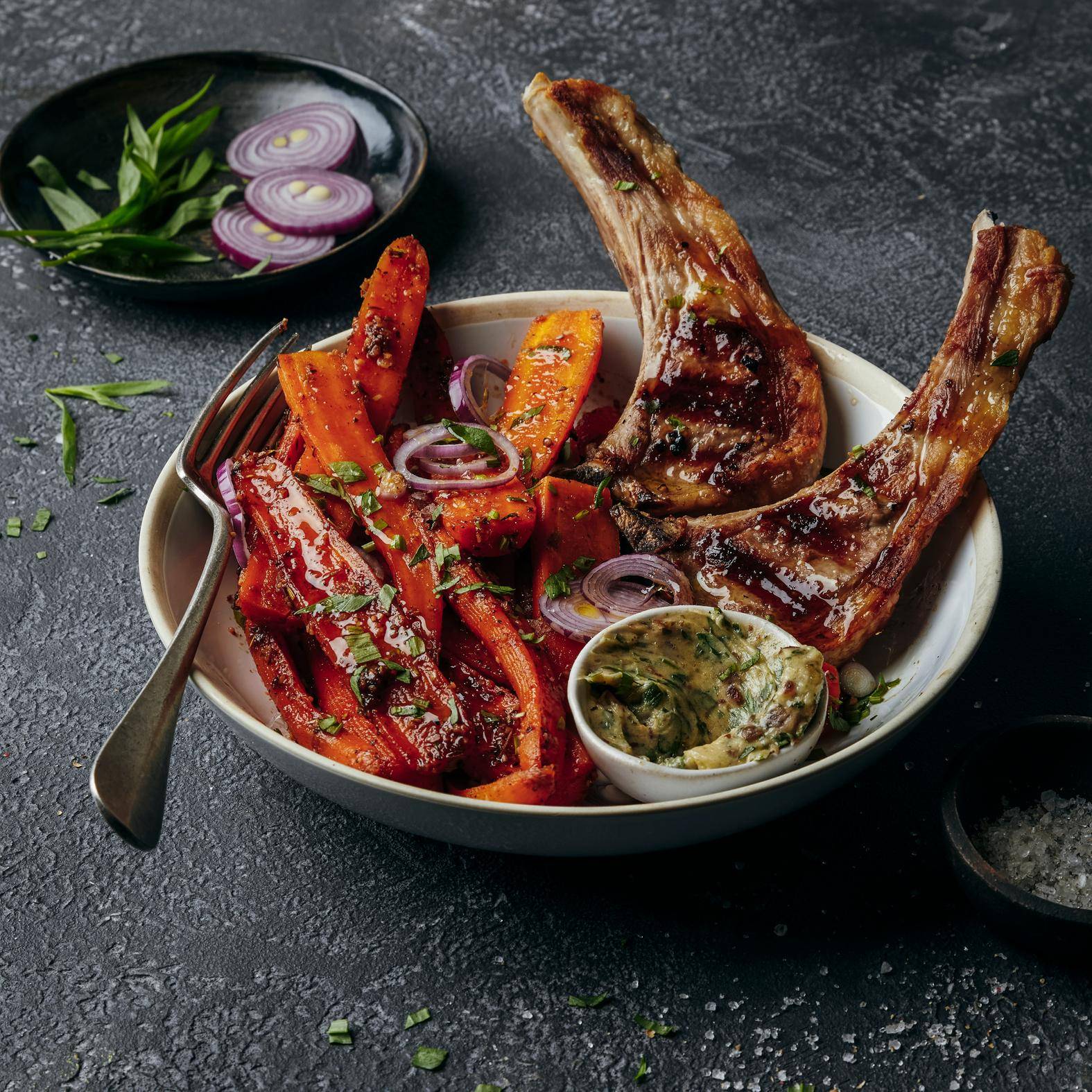 Lammkoteletts mit Datteln und gewürzten gerösteten Möhren - Rezepte OptiGrill 4in1 | Tefal
