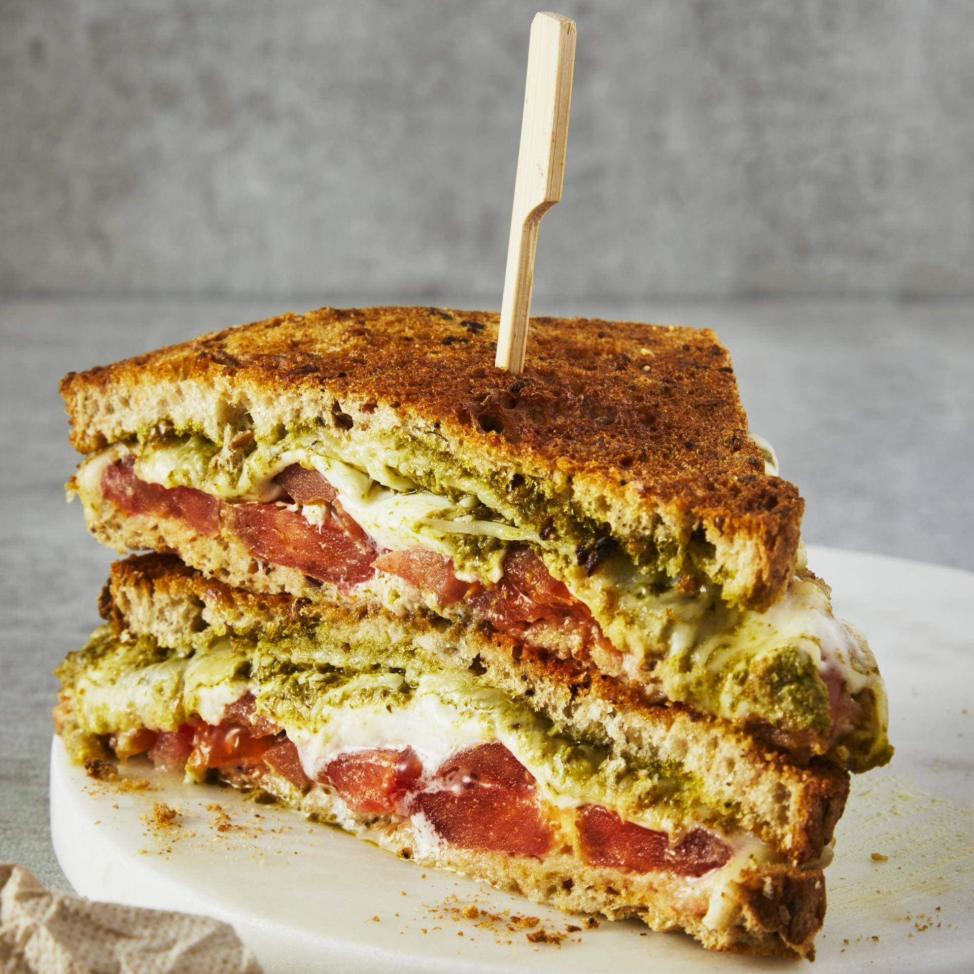 Italienisches gegrilltes Sandwich mit Pesto, Tomaten und Mozzarella - Rezepte Crisp&Go 3P | Tefal