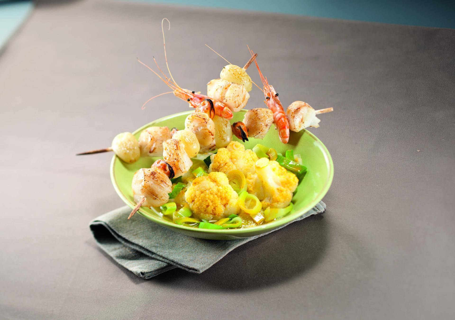 Meeresfrüchteschaschlike, Blumenkohl und Lauch - Rezepte Actifry Genius XL 2in1 | Tefal