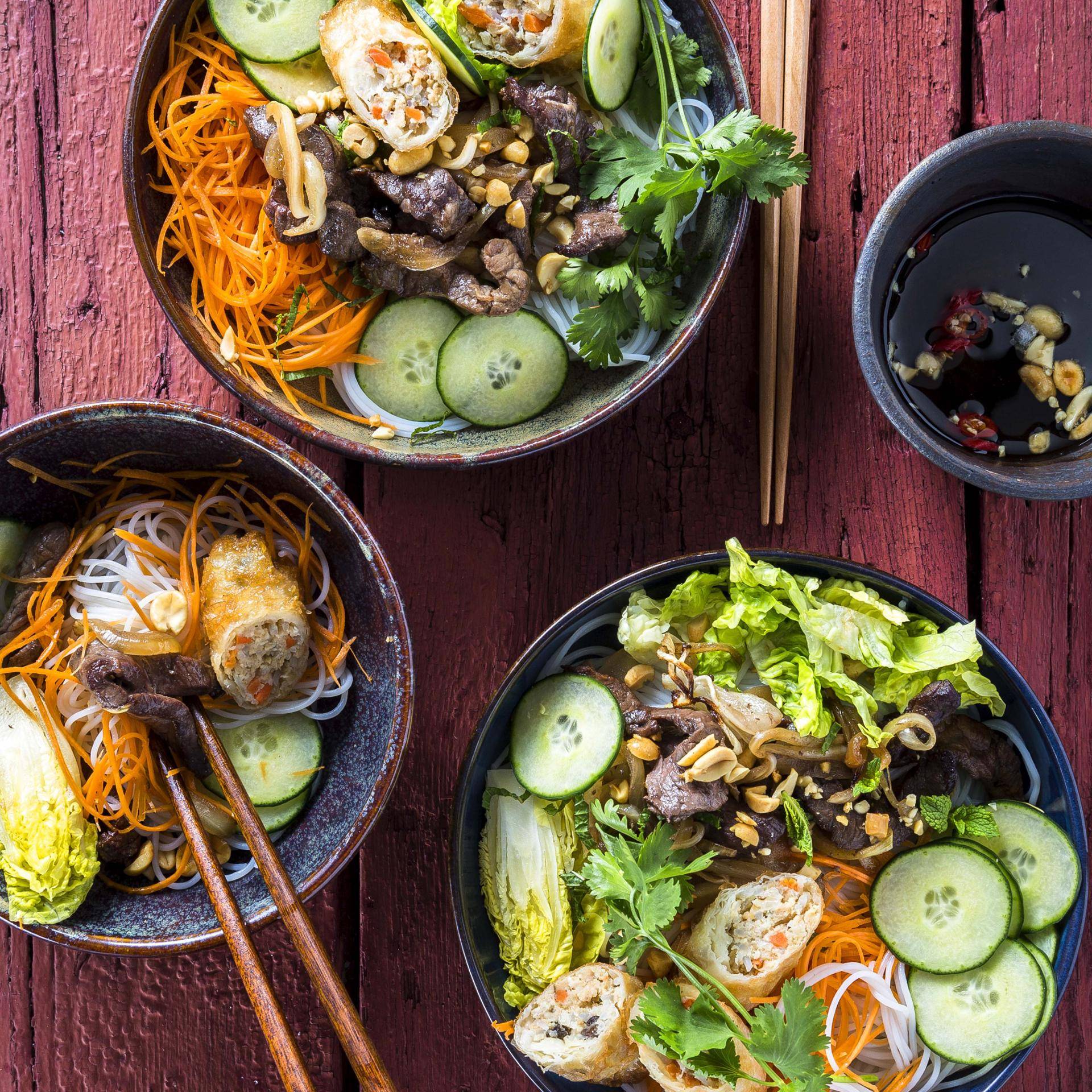 Vietnamesische Bowl mit Rindfleisch und Nudeln - Rezepte Actifry Original 1kg | Tefal