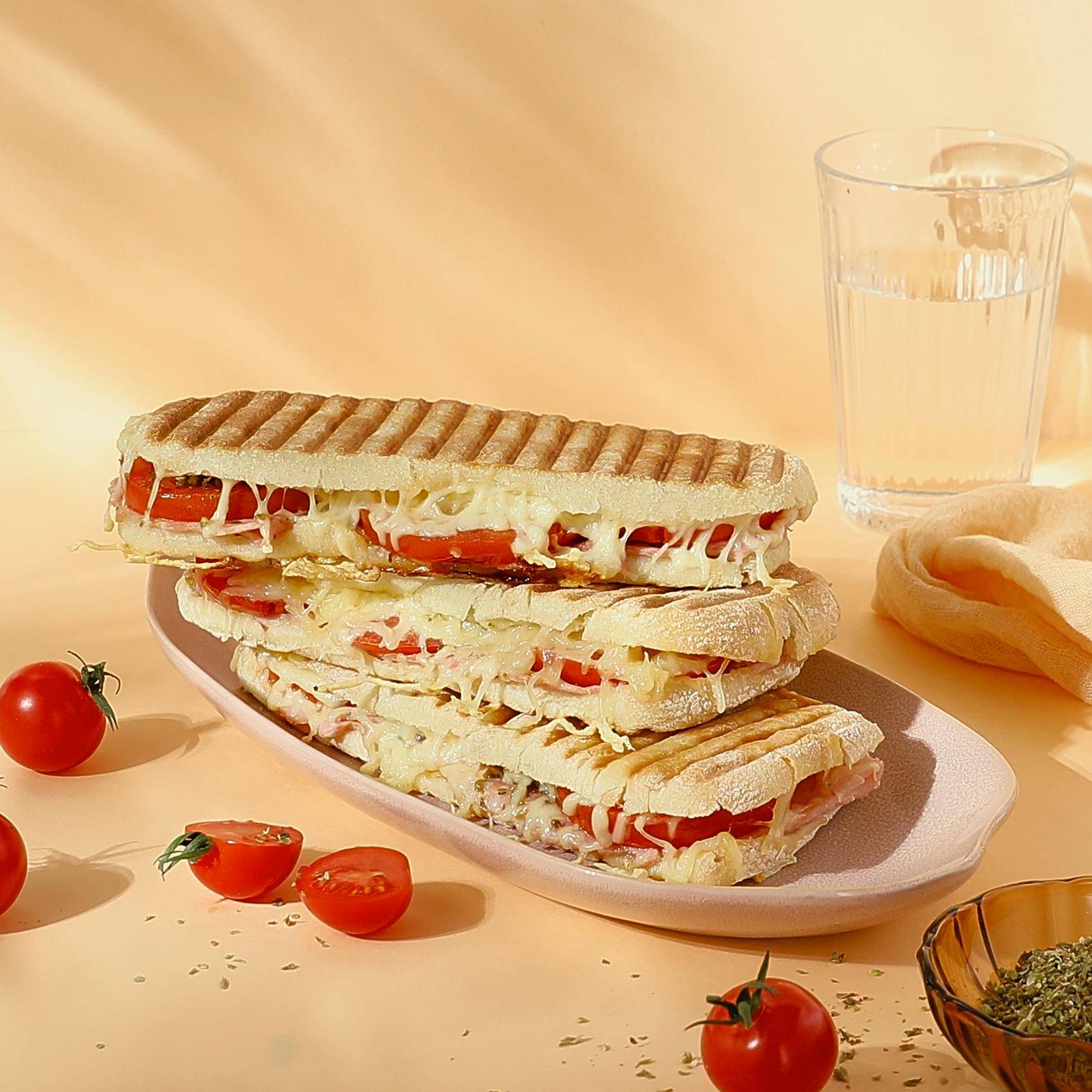 Panini mit Mozzarella, Basilikum und Tomaten - Rezepte Snack Collection MECHANICAL | Tefal