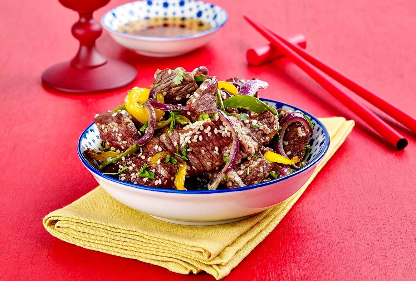 Rindfleischstreifen mit Sojakeimlingen, Zuckererbsen und orientalischer Soße - Rezepte Actifry Original 1kg | Tefal