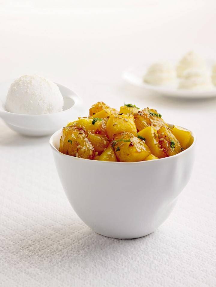 Kokossorbet mit karamellisierter Ananas und Mango - Rezepte Actifry Express 1kg | Tefal