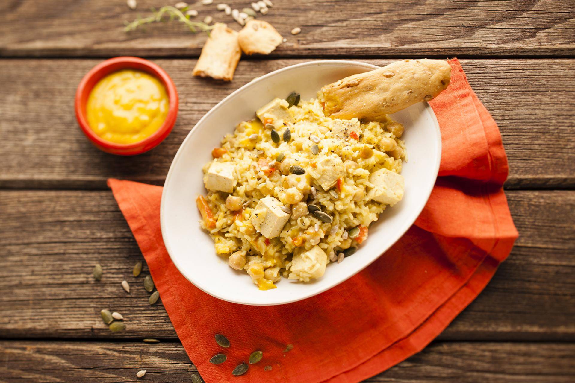 Gesunder und leckerer Curryreis mit Kichererbsen und Tofu - Rezepte undefined | Tefal