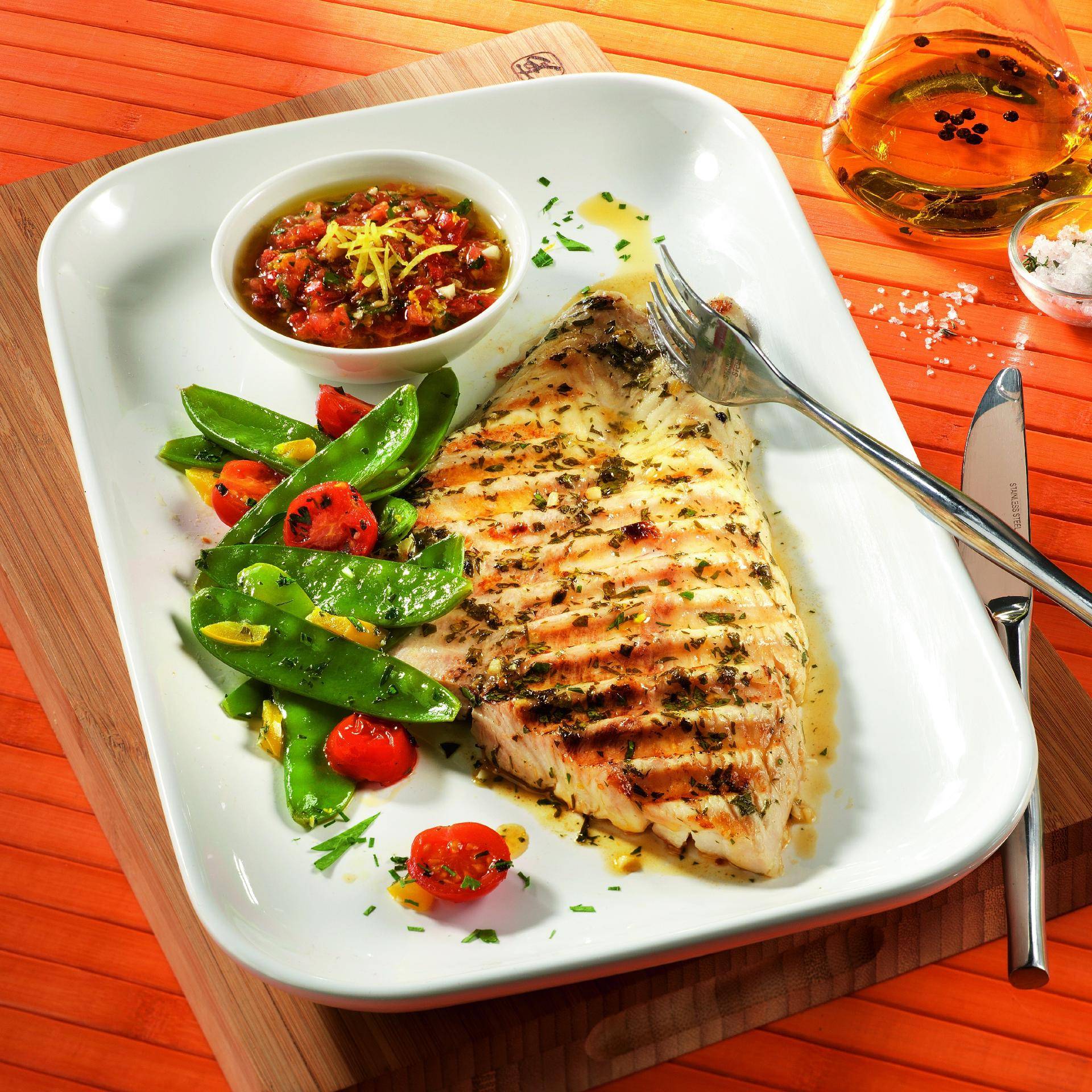 Gegrillte Seebrasse mit Tomate und Oliven - Rezepte EASY FRY & GRILL 2 in 1 DIGITAL | Tefal