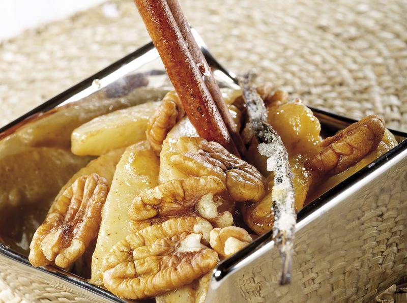 Apfel-Birnen-Walnuss-Rosinen-Dessert - Rezepte Actifry Genius XL | Tefal