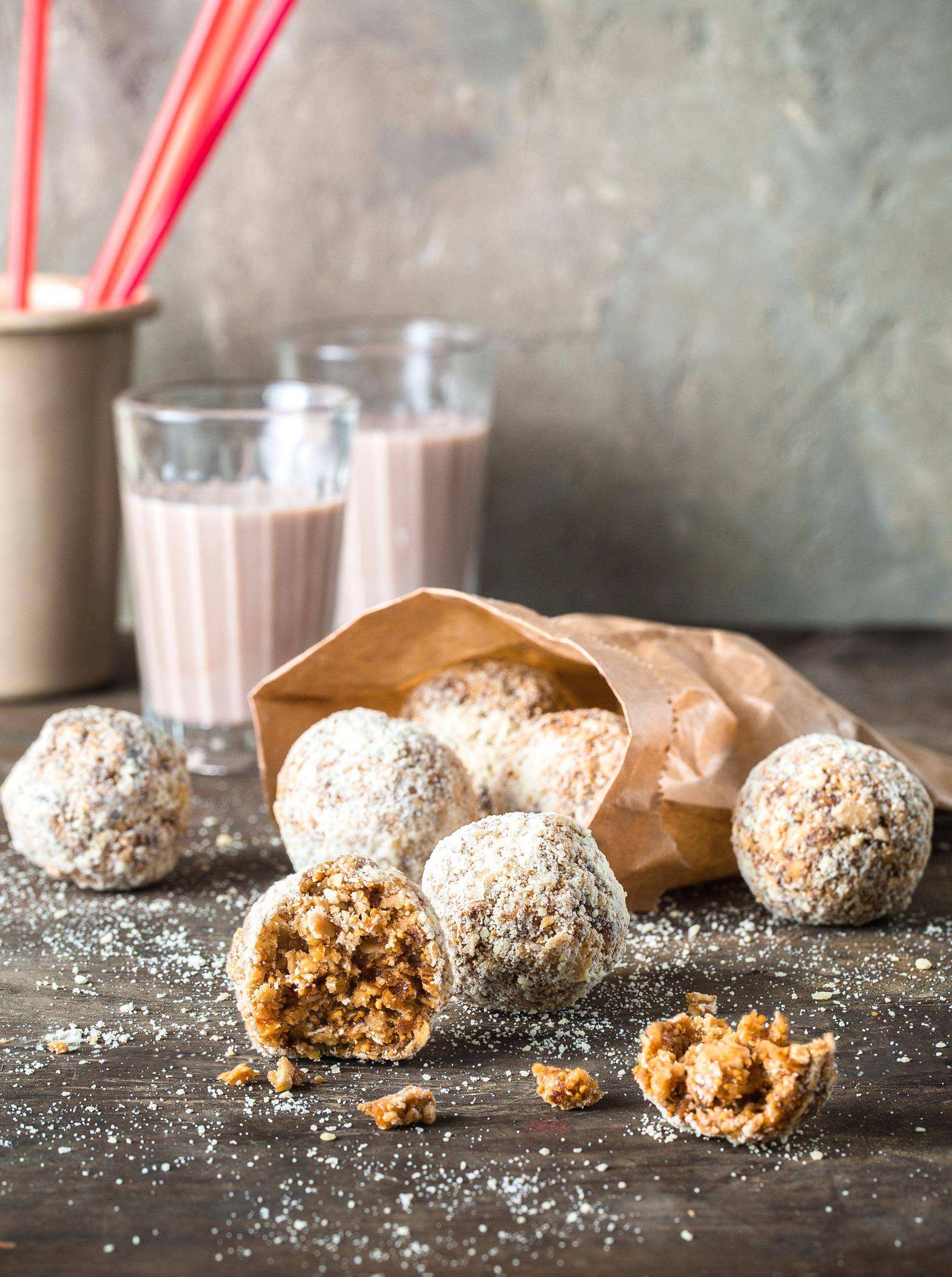 Müslikugeln mit getrockneten Feigen und Mandeln - Rezepte Cake Factory | Tefal