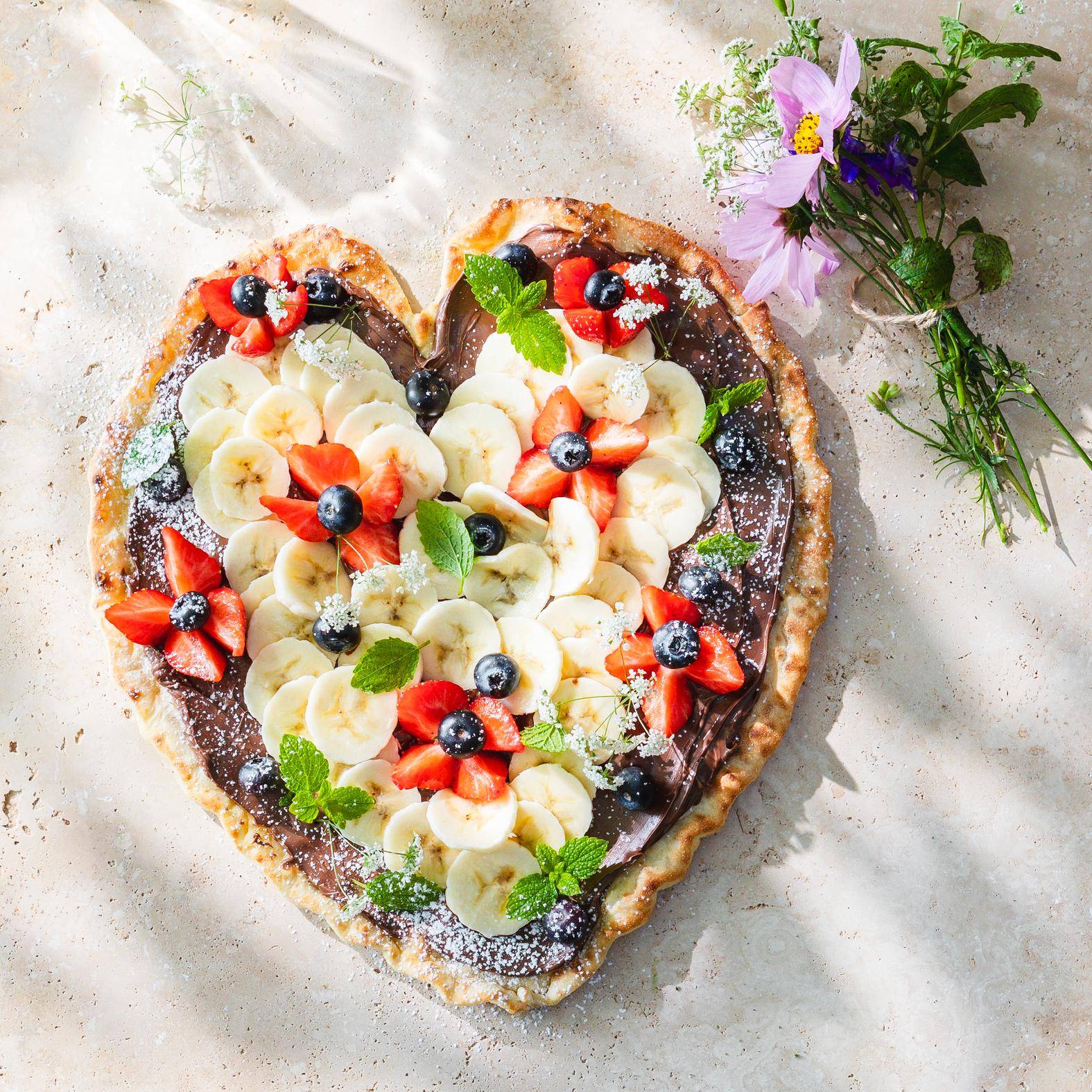 Dessertpizza mit Haselnussaufstrich zum Valentinstag - Rezepte Pizza Pronto | Tefal