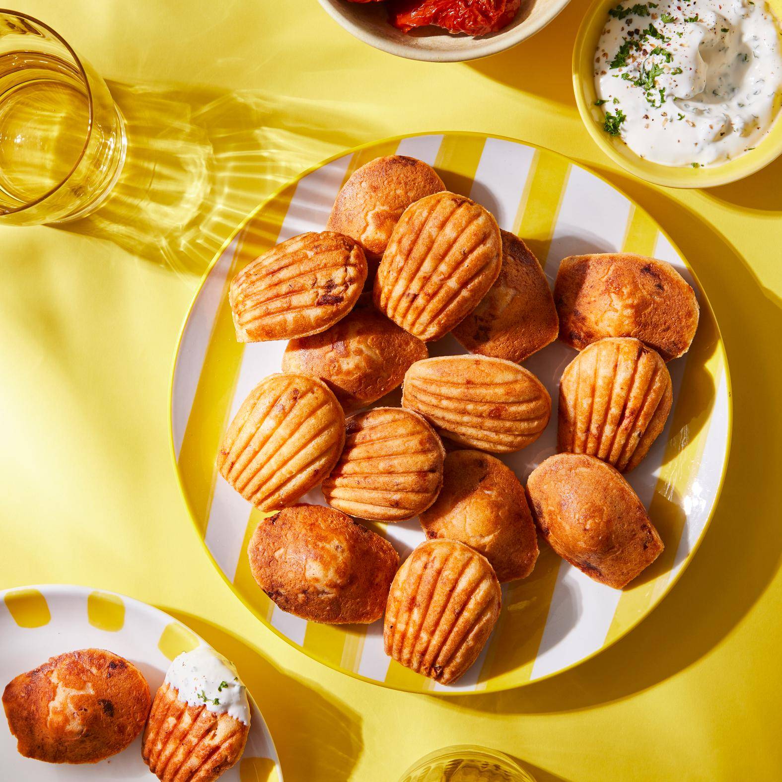 Mini-Madeleines mit Feta und sonnengetrockneten Tomaten - Rezepte Snack Collection MECHANICAL | Tefal