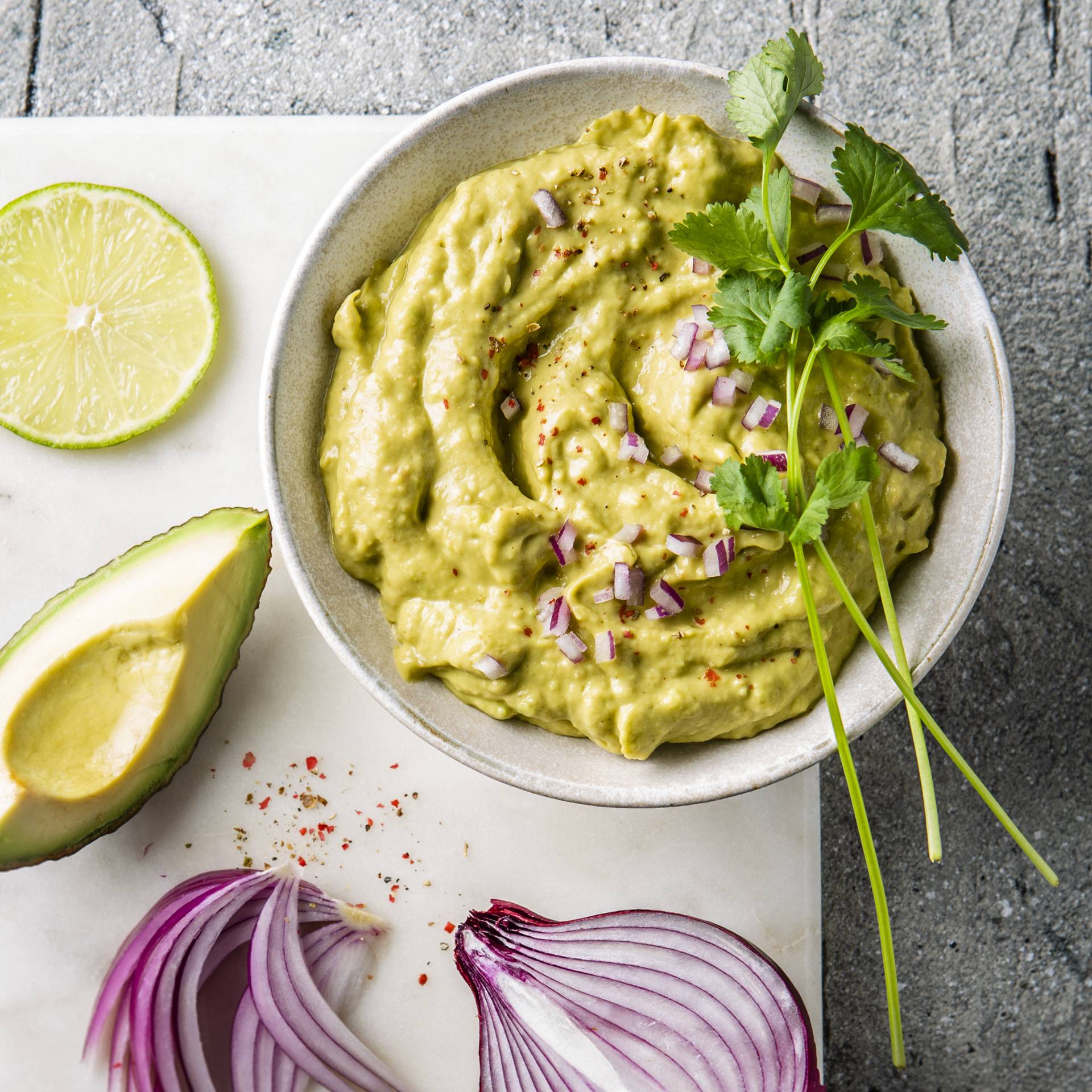 Guacamole mit roten Zwiebeln - Rezepte undefined | Tefal