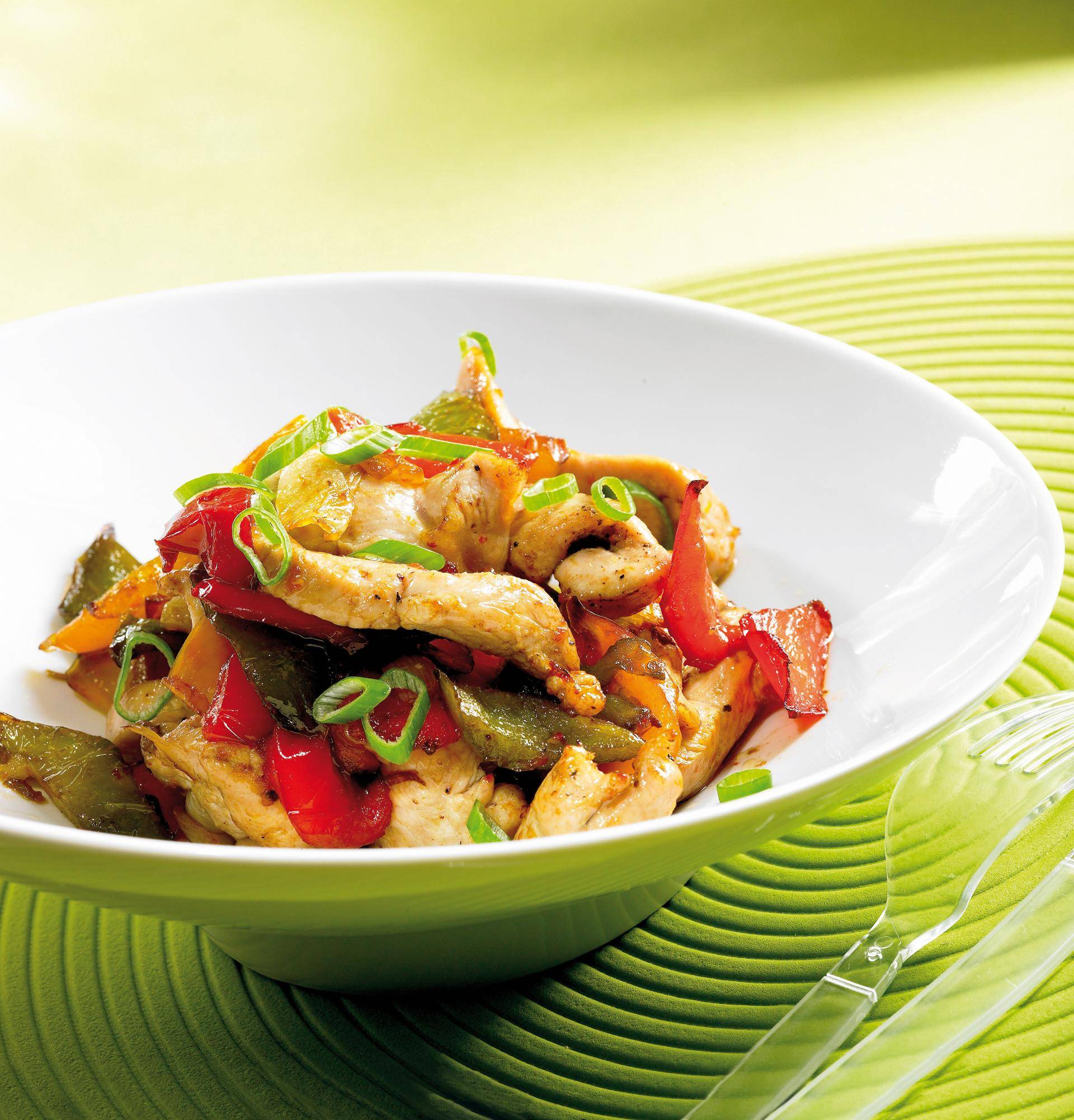 Putenfilet mit 3 Paprikasorten - Rezepte Actifry Smart XL | Tefal