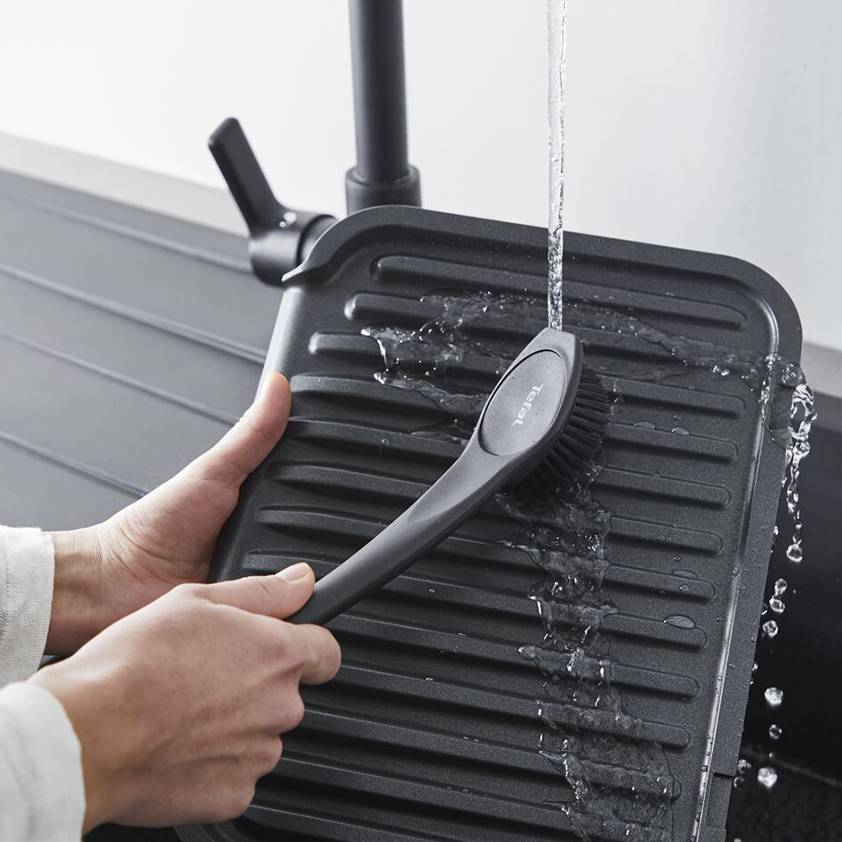 Optigrill Elite XL im Set mit passender Backschale und Reinigungsbürste